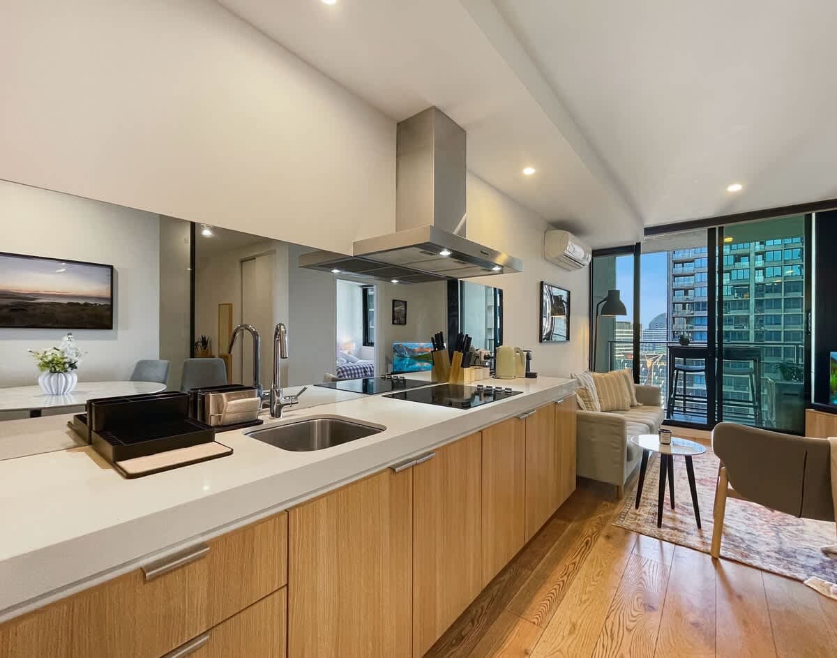 Furnished 2 Bedroom Apartment in Melbourne