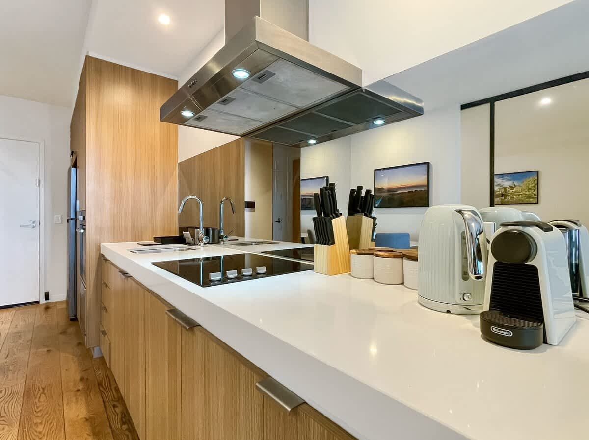 Furnished 2 Bedroom Apartment in Melbourne