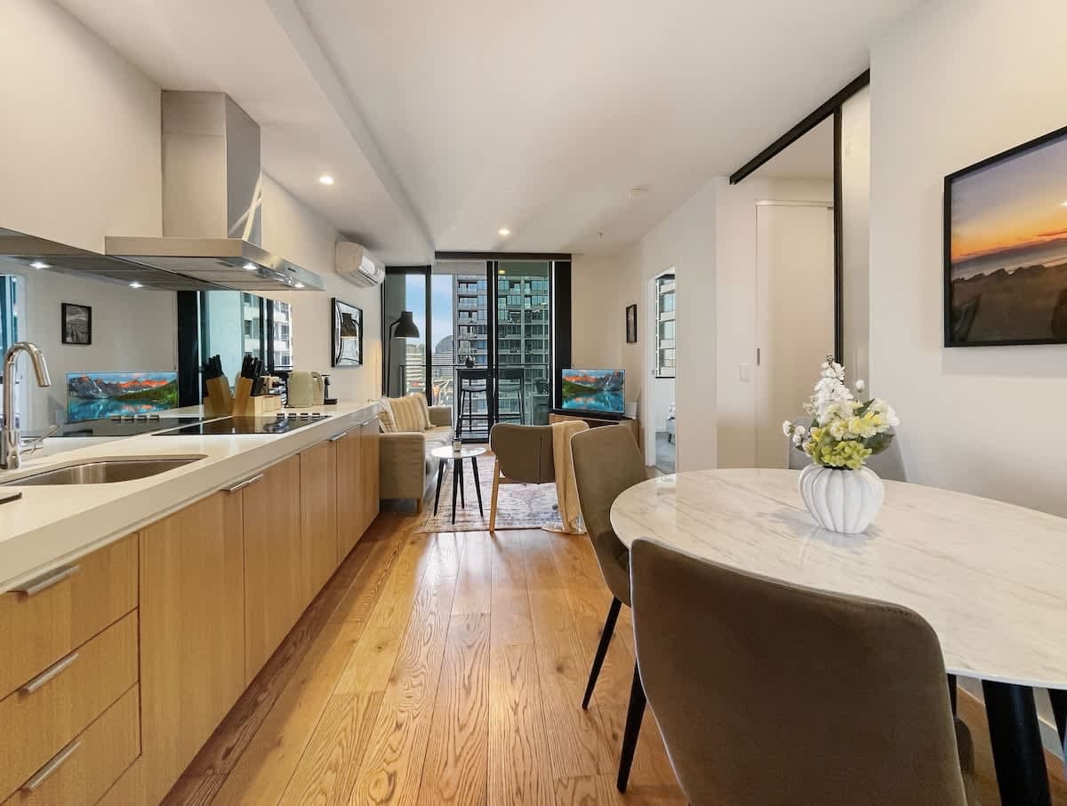 Furnished 2 Bedroom Apartment in Melbourne