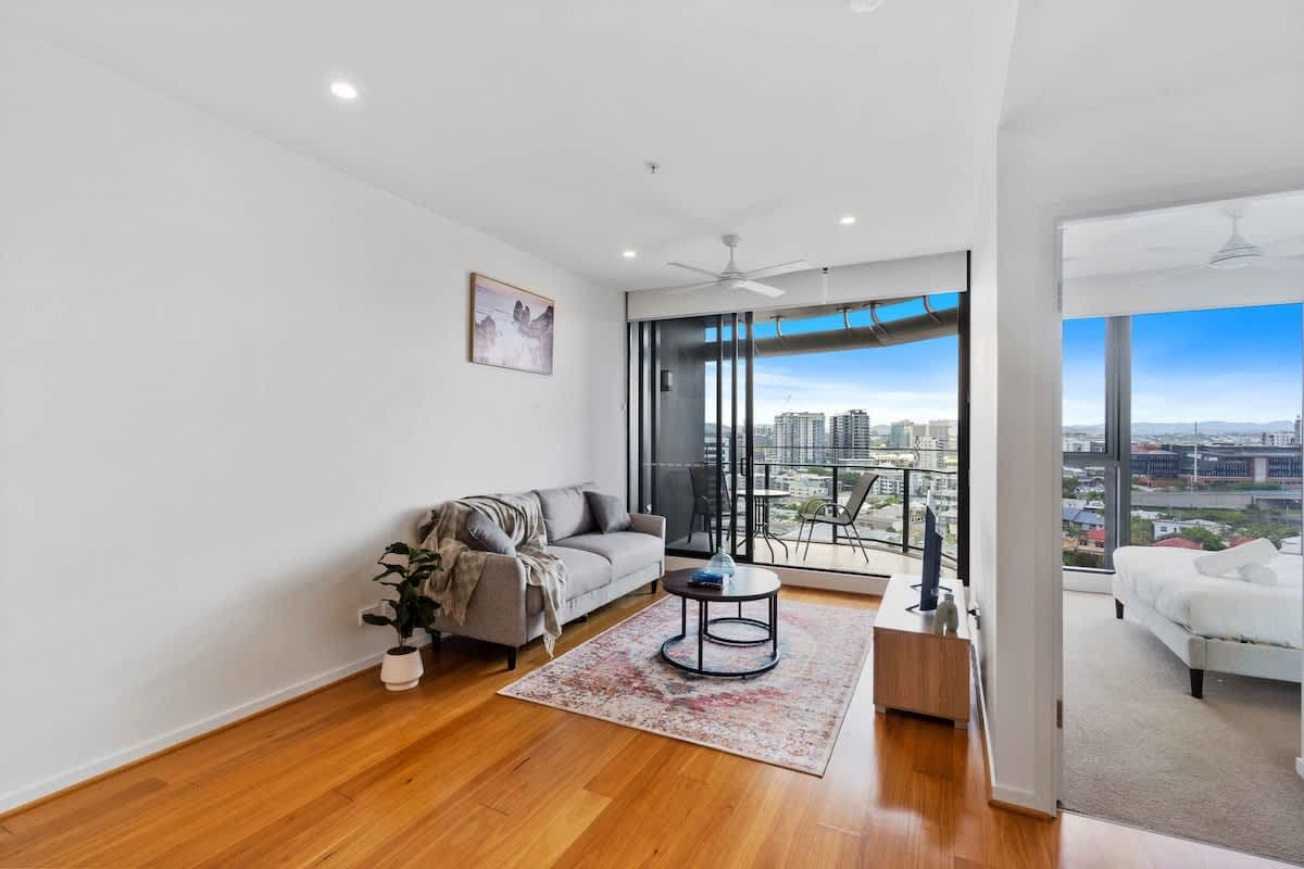 Furnished 1 Bedroom Apartment in Newstead