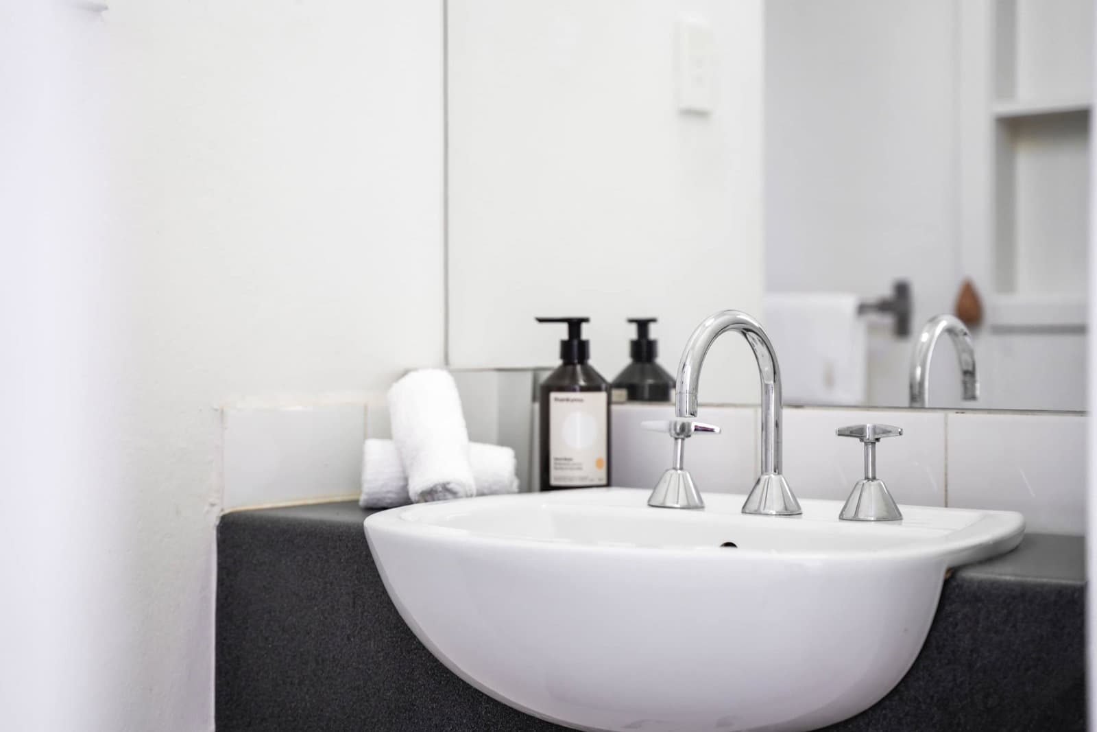 Furnished 1 Bedroom Apartment in Fitzroy