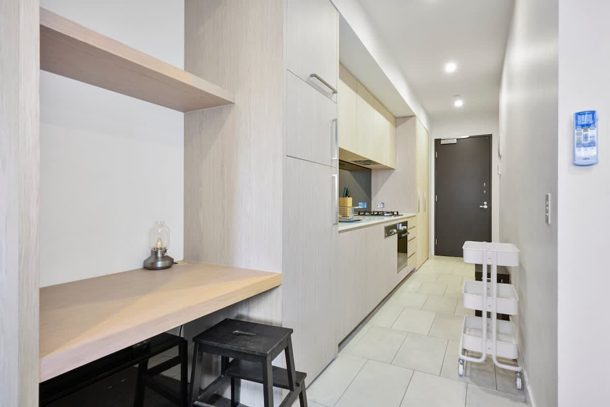 Furnished 1 Bedroom Apartment in Melbourne