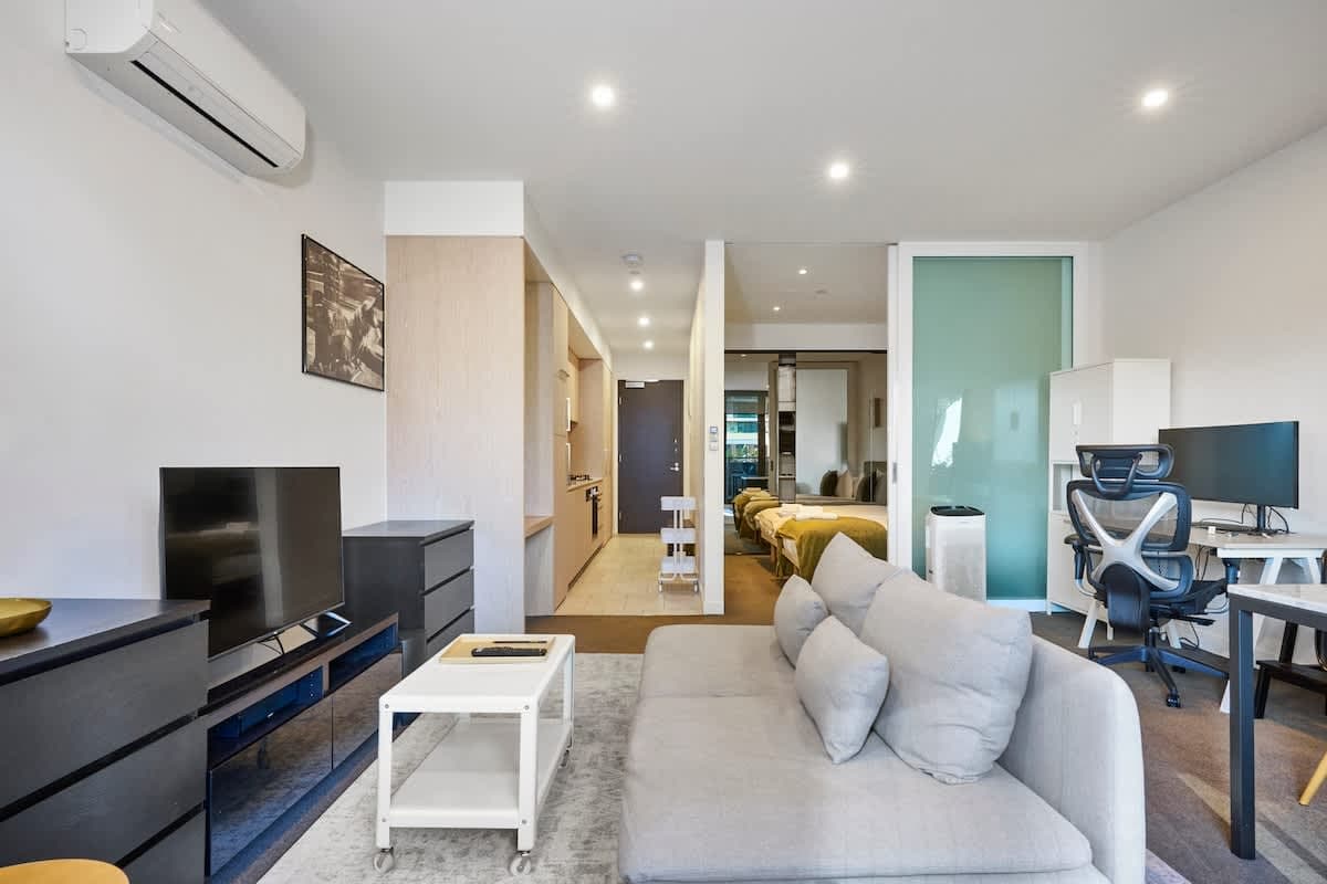 Furnished 1 Bedroom Apartment in Melbourne