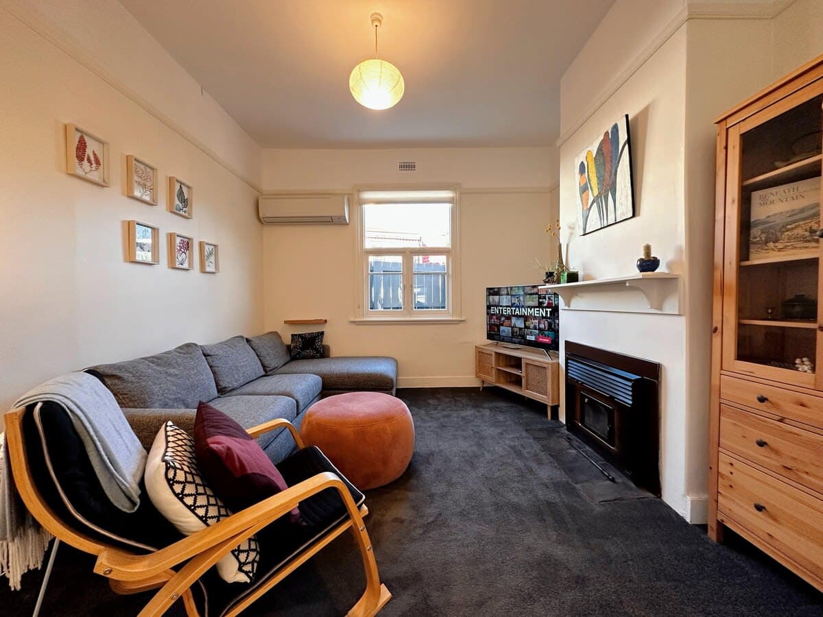 Furnished 3 Bedroom House in South Hobart