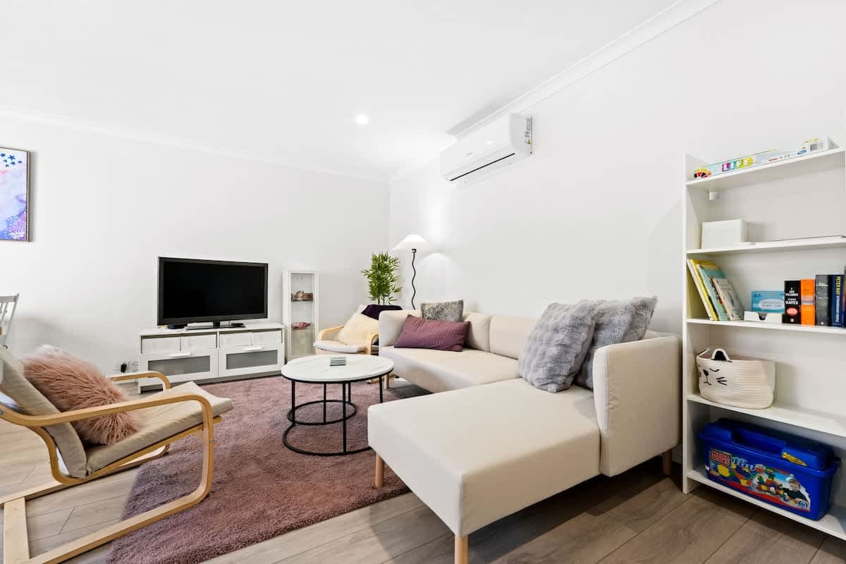 Furnished 2 Bedroom House in Wyndham Vale