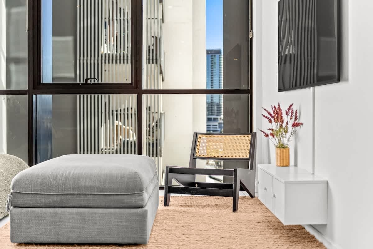 Furnished 1 Bedroom Apartment in South Brisbane