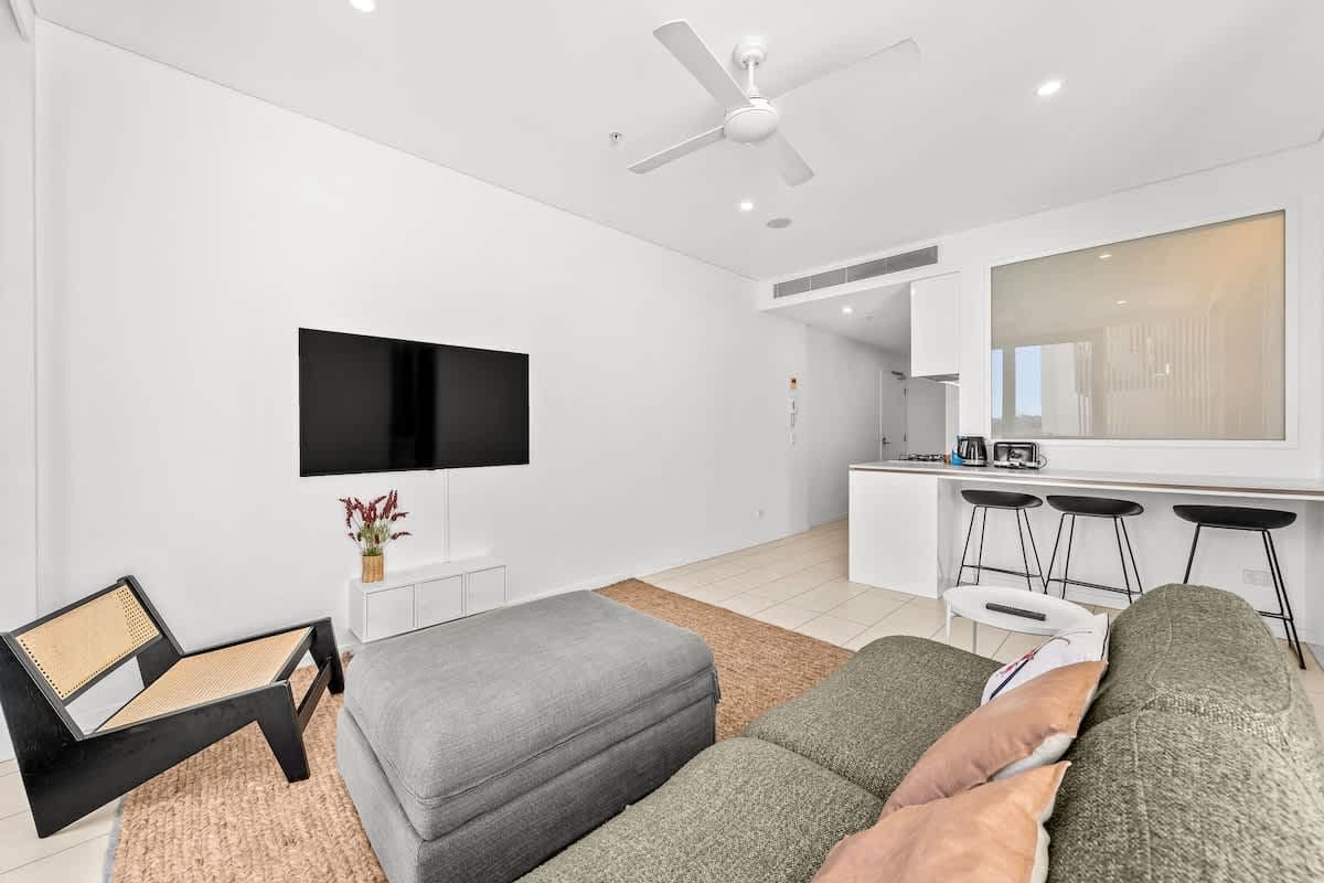 Furnished 1 Bedroom Apartment in South Brisbane