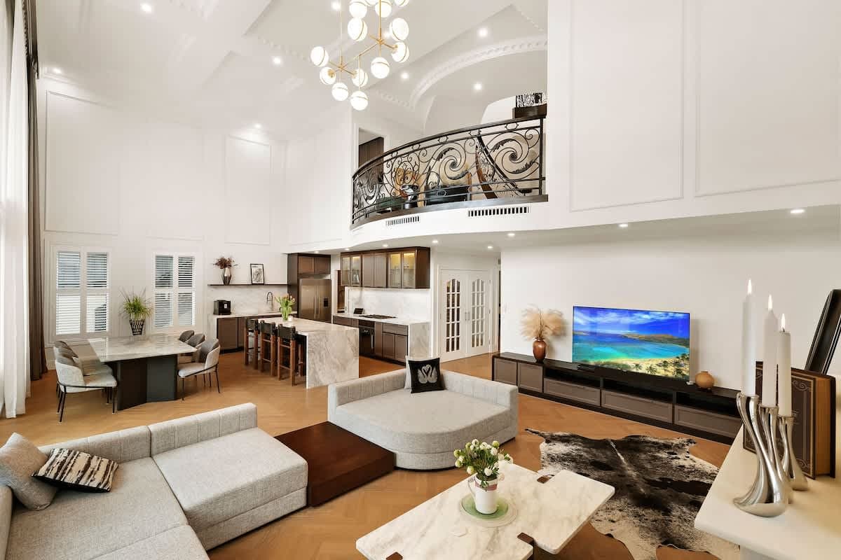 Furnished 4 Bedroom House in Glen Waverley