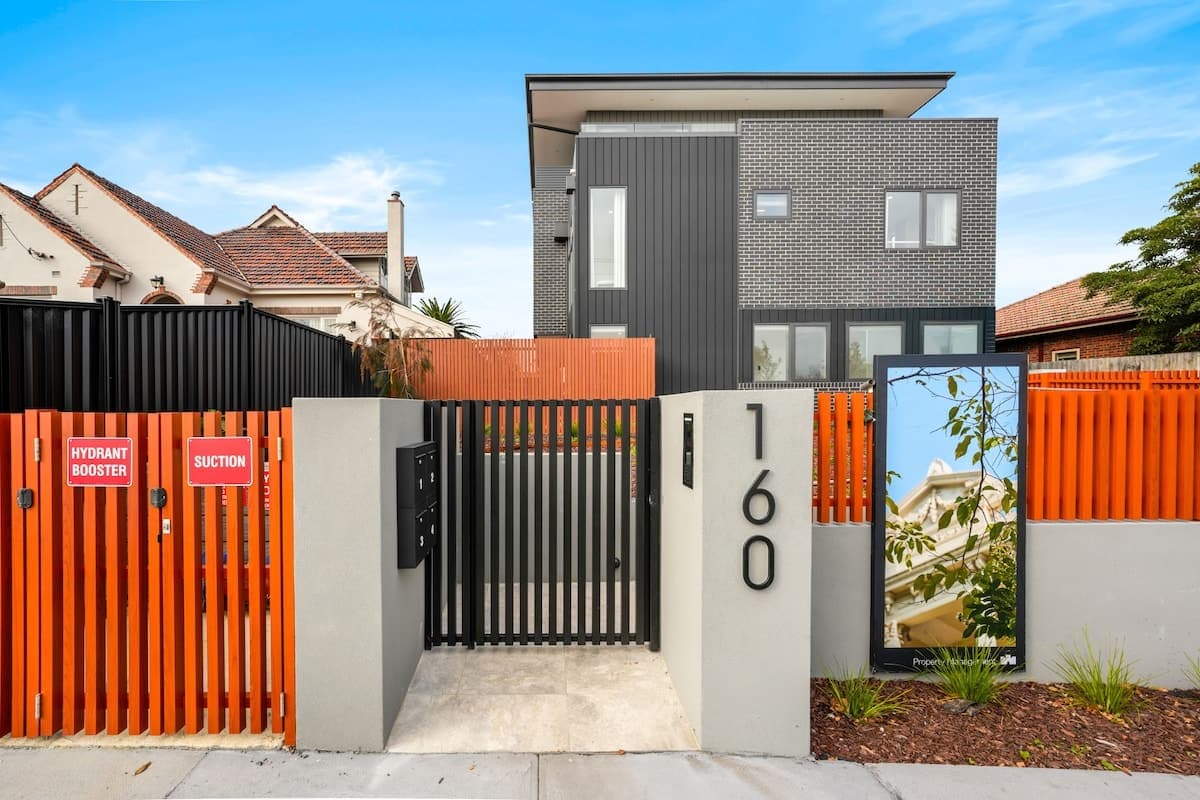 Furnished 3 Bedroom Apartment in Balwyn