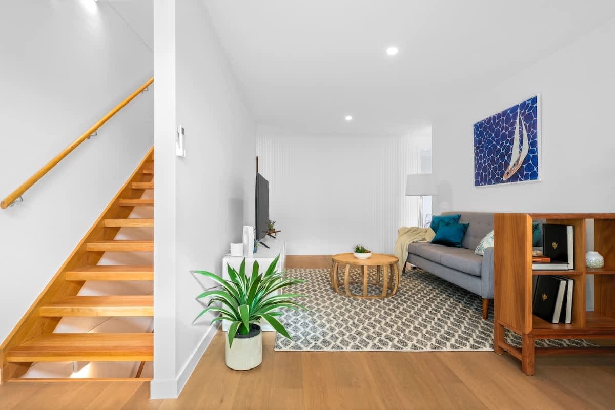 Furnished 3 Bedroom Apartment in Balwyn