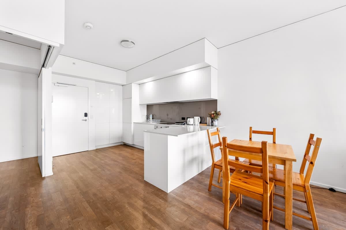 Furnished 2 Bedroom Apartment in Bowen Hills