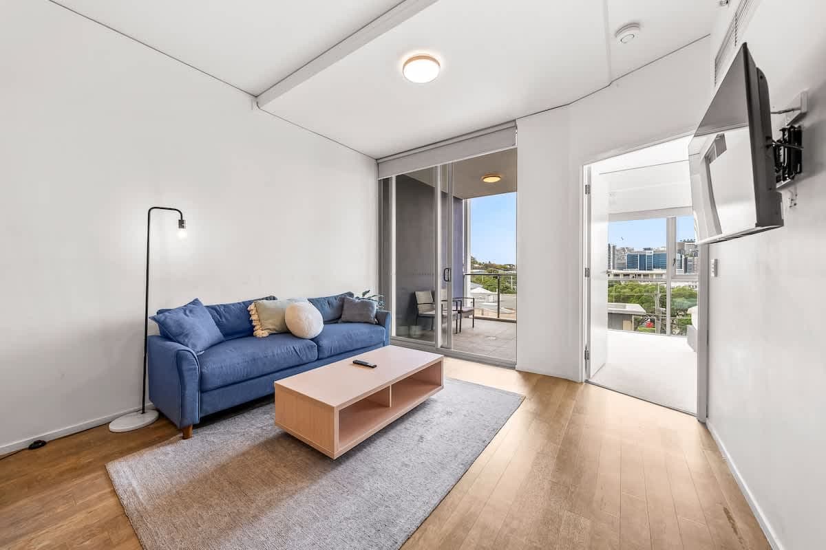 Furnished 2 Bedroom Apartment in Bowen Hills