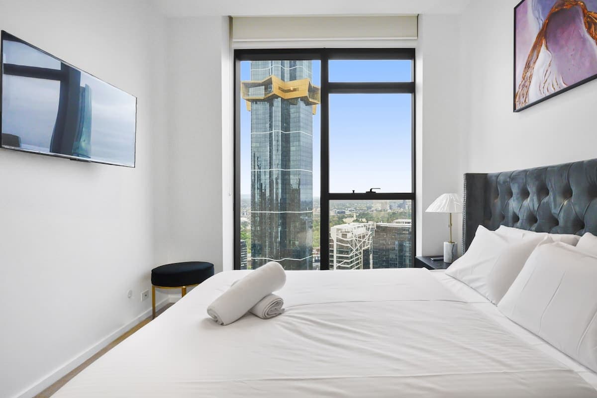 Furnished 2 Bedroom Apartment in Southbank
