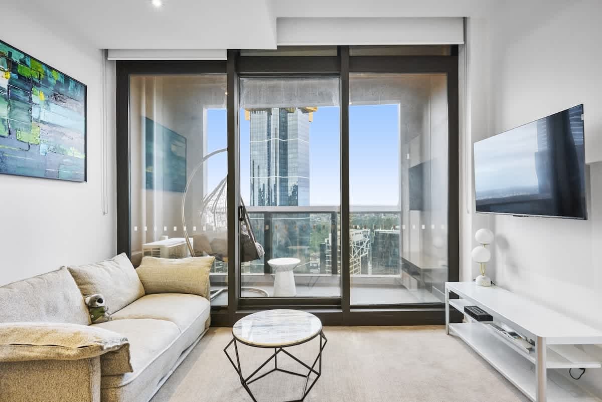Furnished 2 Bedroom Apartment in Southbank