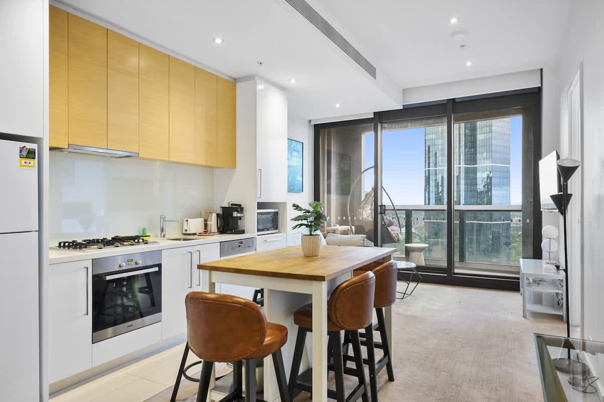 Furnished 2 Bedroom Apartment in Southbank