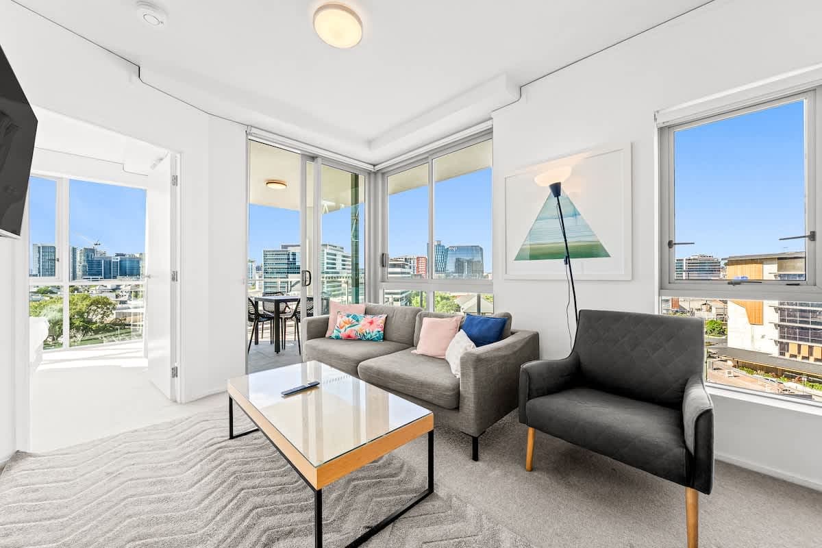 Furnished 1 Bedroom Apartment in Bowen Hills