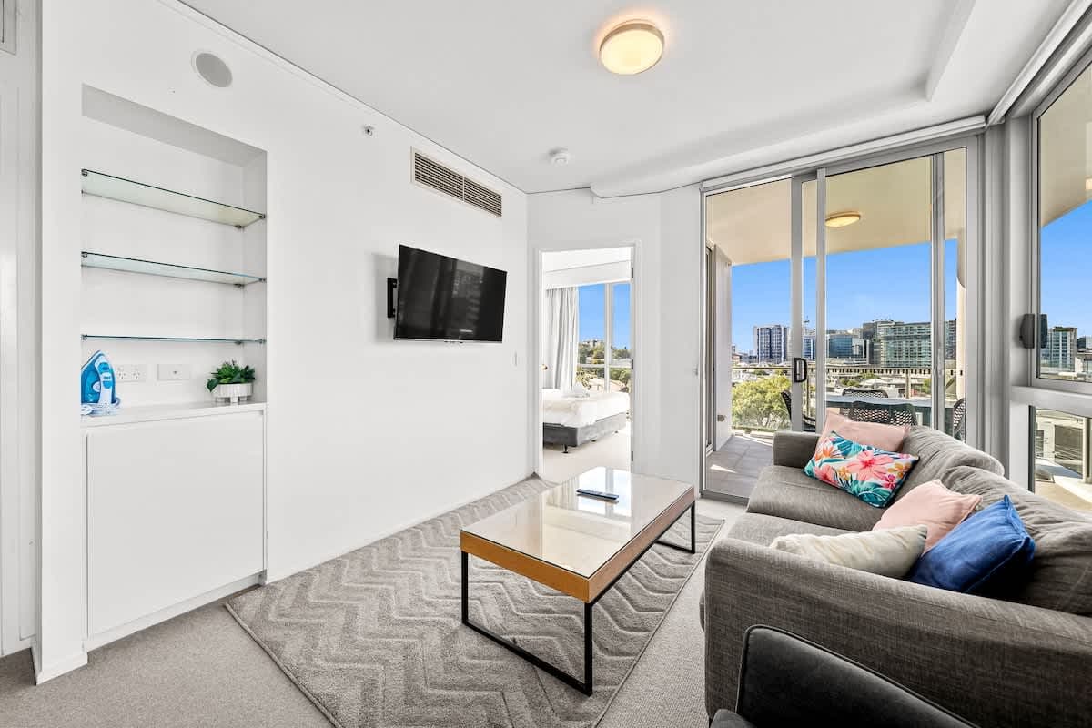 Furnished 1 Bedroom Apartment in Bowen Hills