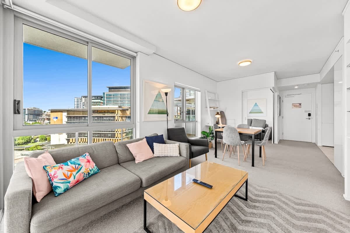 Furnished 1 Bedroom Apartment in Bowen Hills