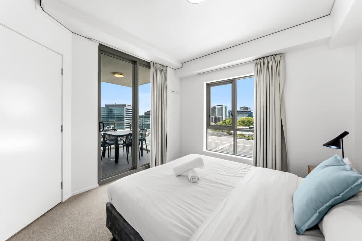 Furnished 1 Bedroom Apartment in Bowen Hills