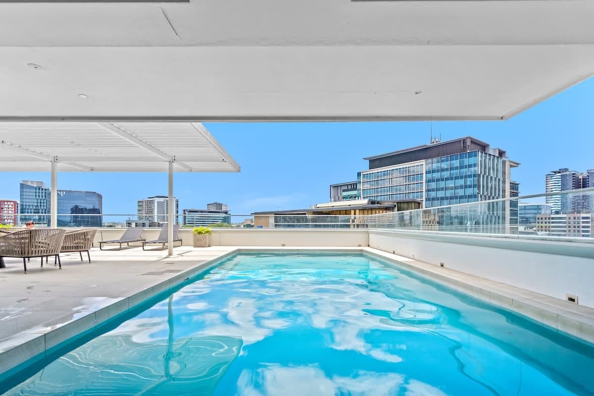 Furnished 1 Bedroom Apartment in Bowen Hills