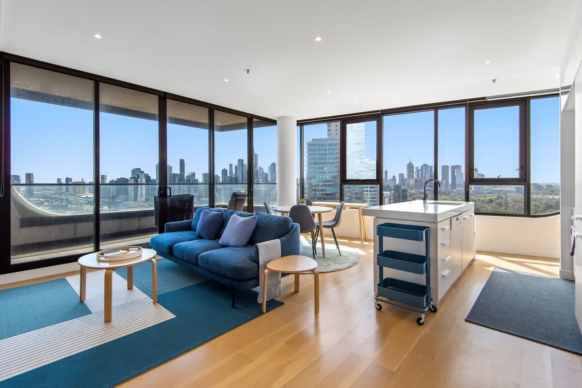 Furnished 3 Bedroom Apartment in South Melbourne