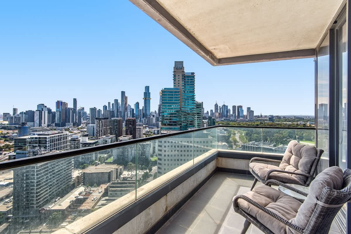 Furnished 3 Bedroom Apartment in South Melbourne