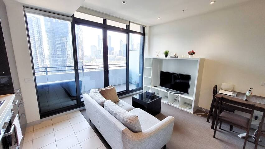 Furnished 1 Bedroom Apartment in Southbank