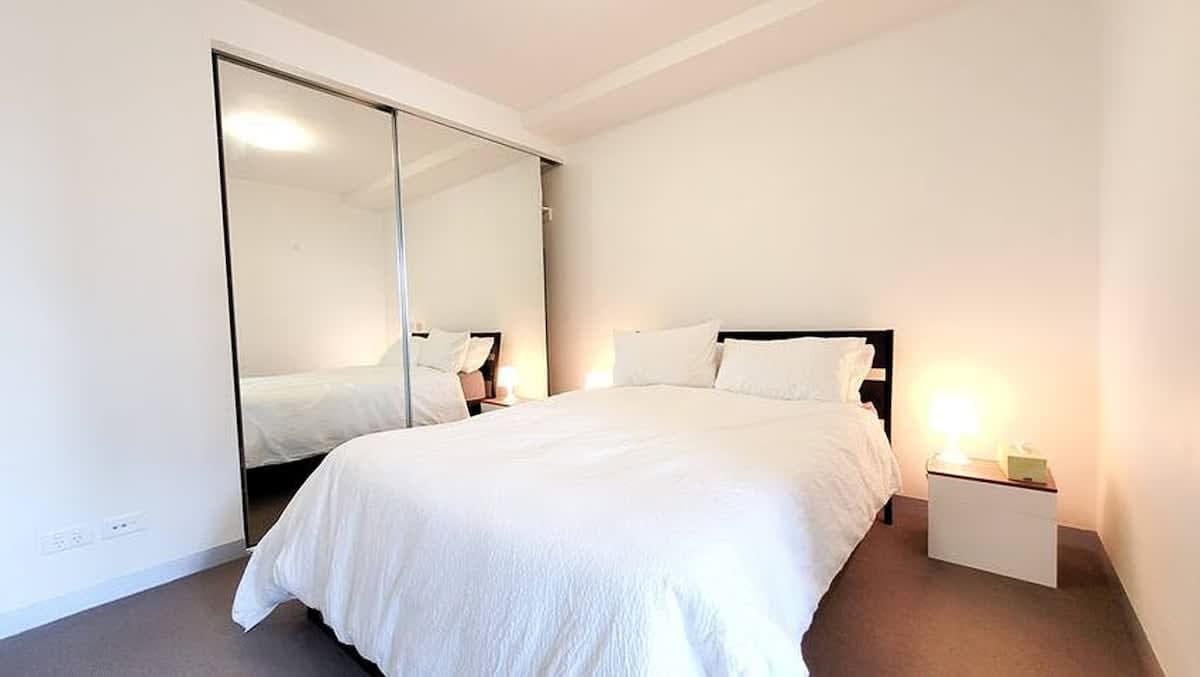 Furnished 1 Bedroom Apartment in Southbank