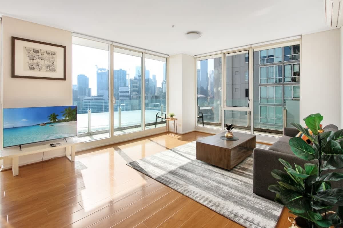 Furnished 3 Bedroom Apartment in Southbank