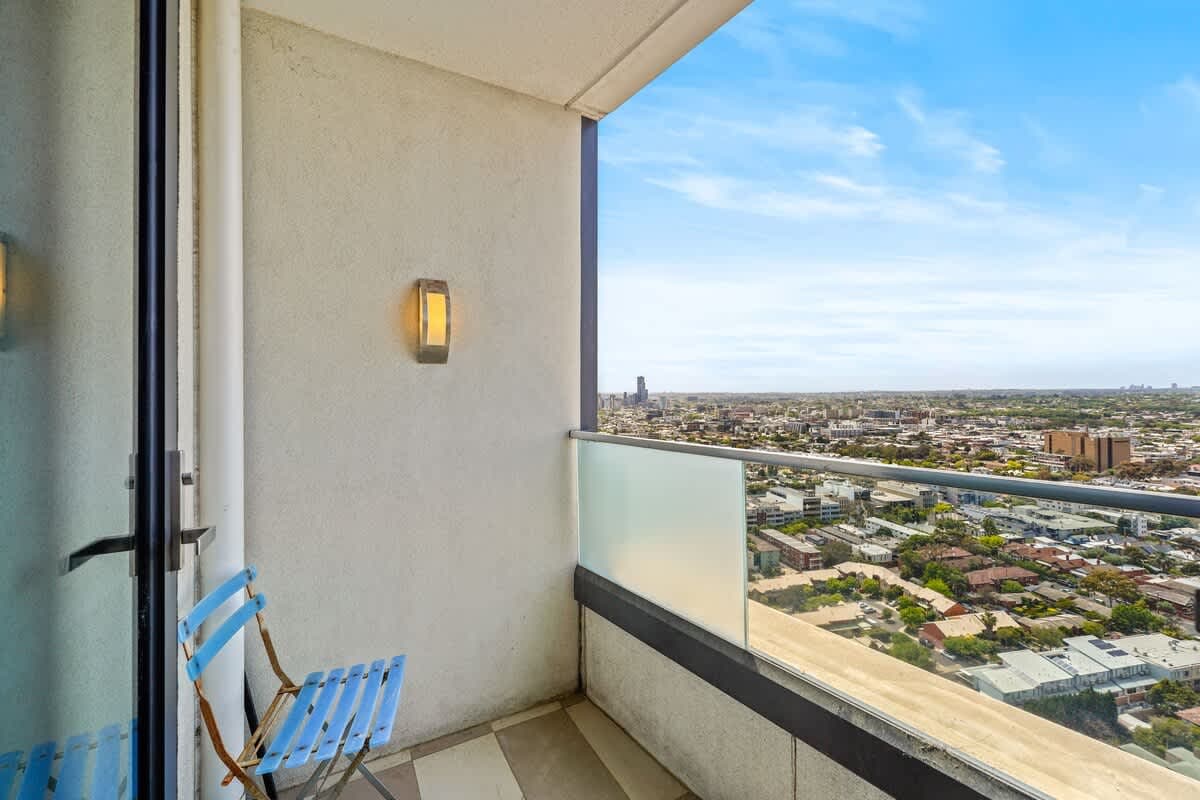 Furnished 1 Bedroom Apartment in St Kilda