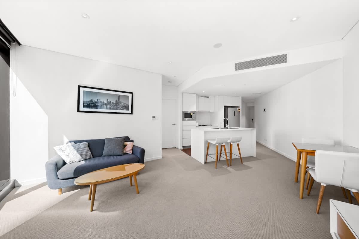 Furnished 1 Bedroom Apartment in Brisbane City