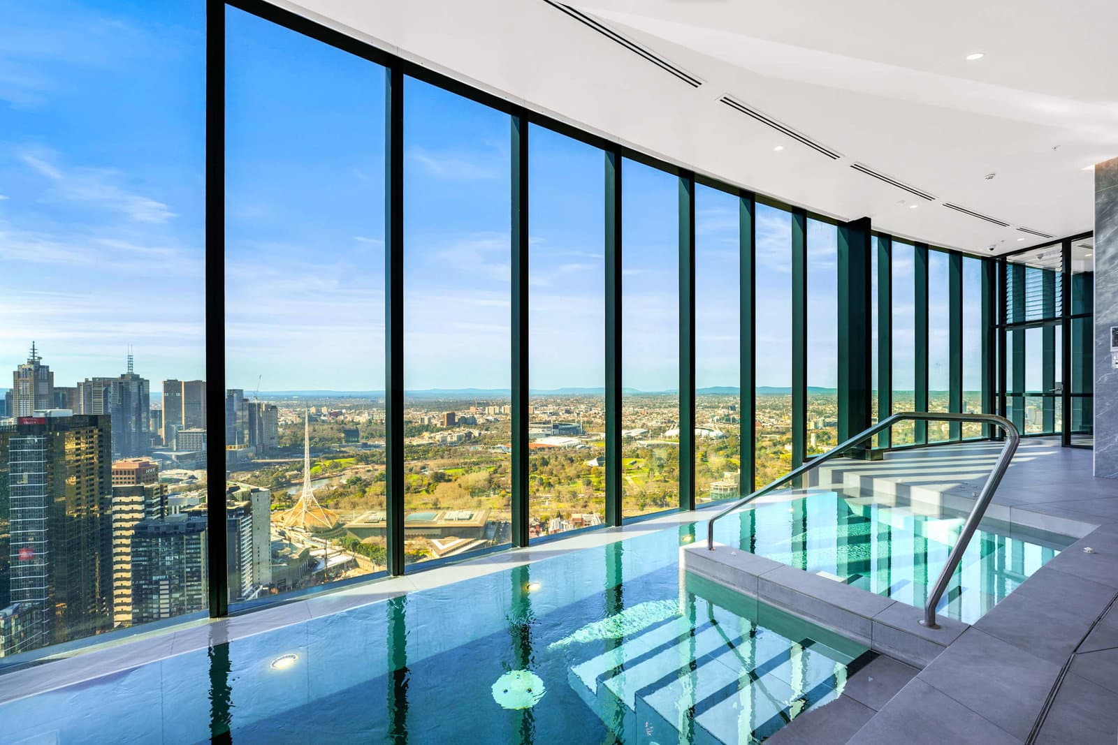 Furnished 3 Bedroom Apartment in Southbank
