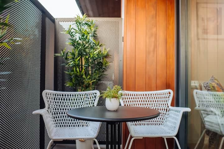 Furnished 1 Bedroom Apartment in Windsor