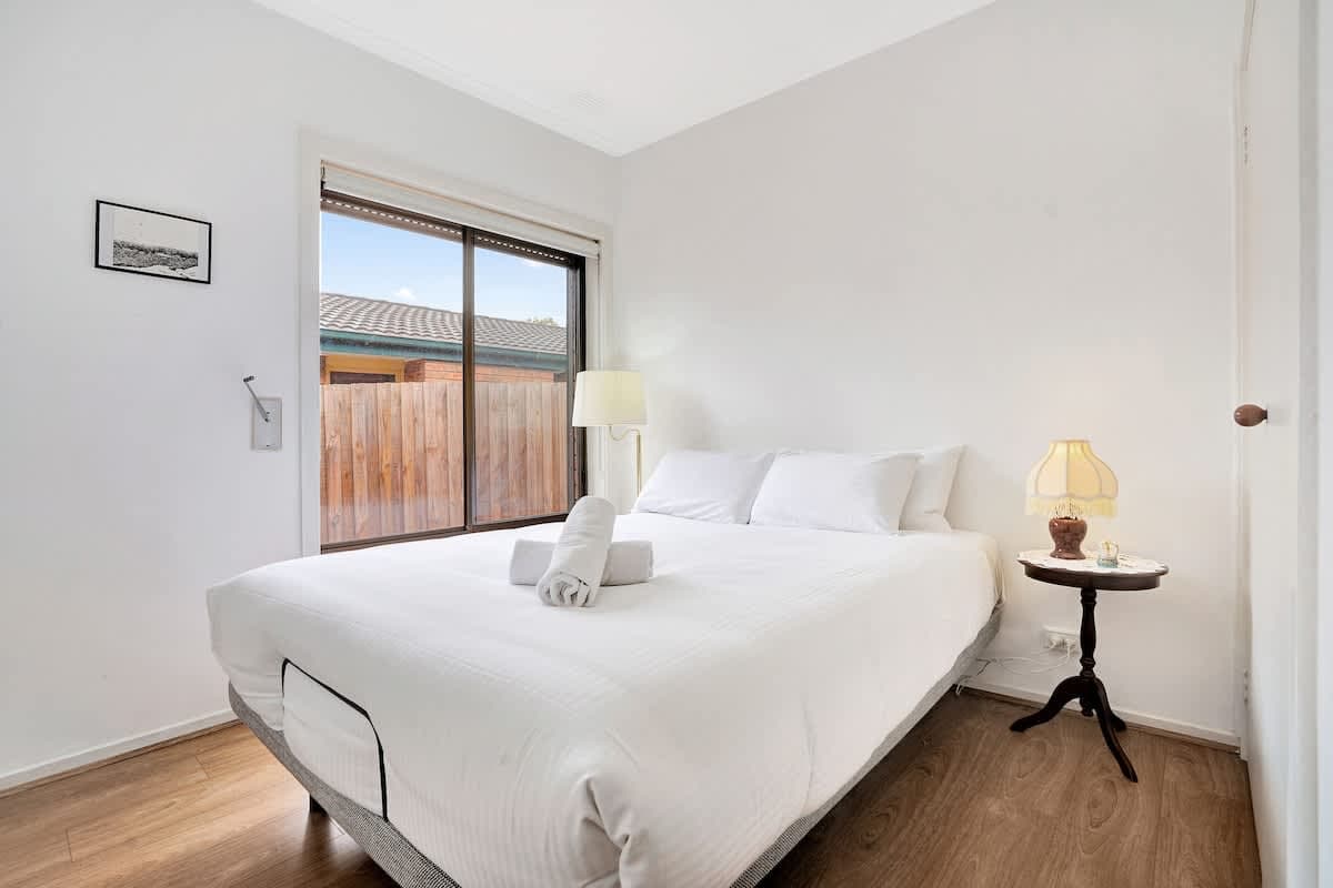 Furnished 3 Bedroom House in Rowville