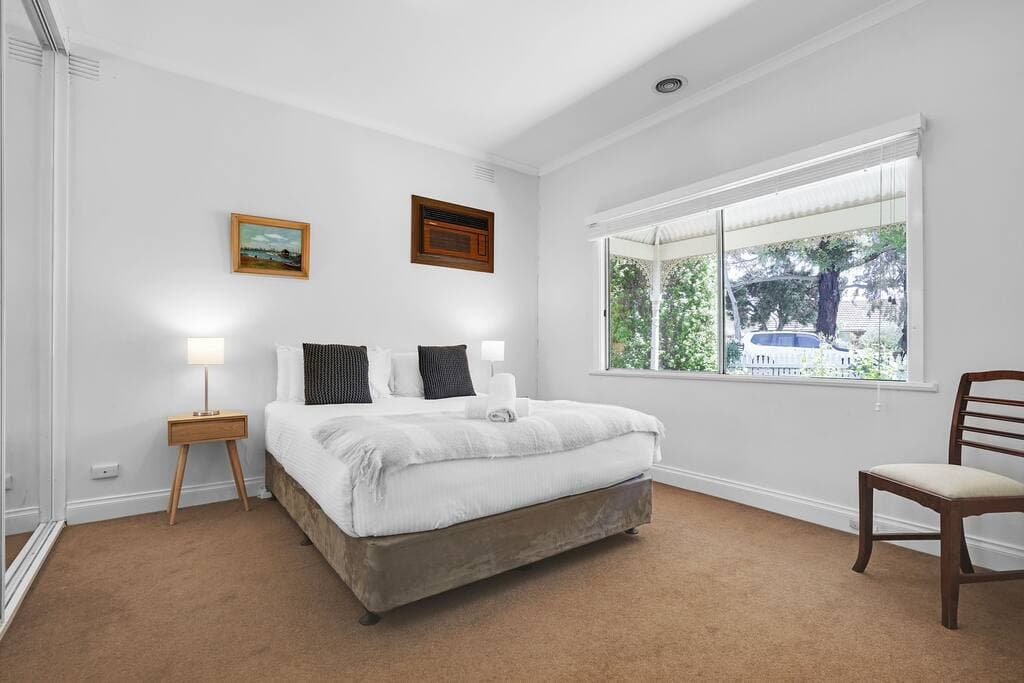 Furnished 3 Bedroom House in Williamstown North