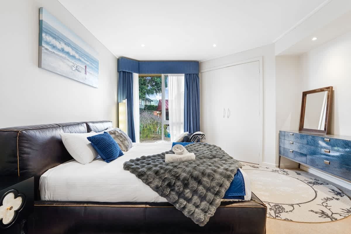Furnished 4 Bedroom House in Brighton East