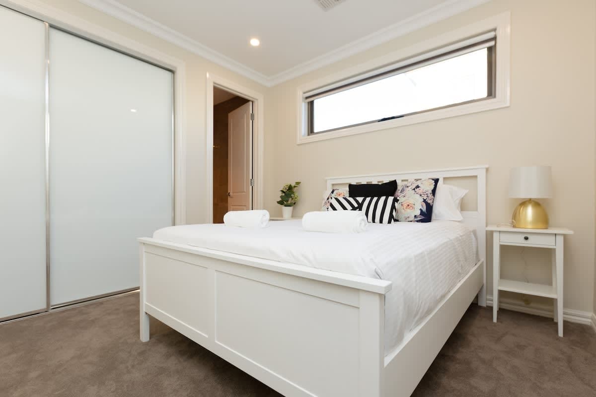 Furnished 4 Bedroom Rental in Glen Waverley
