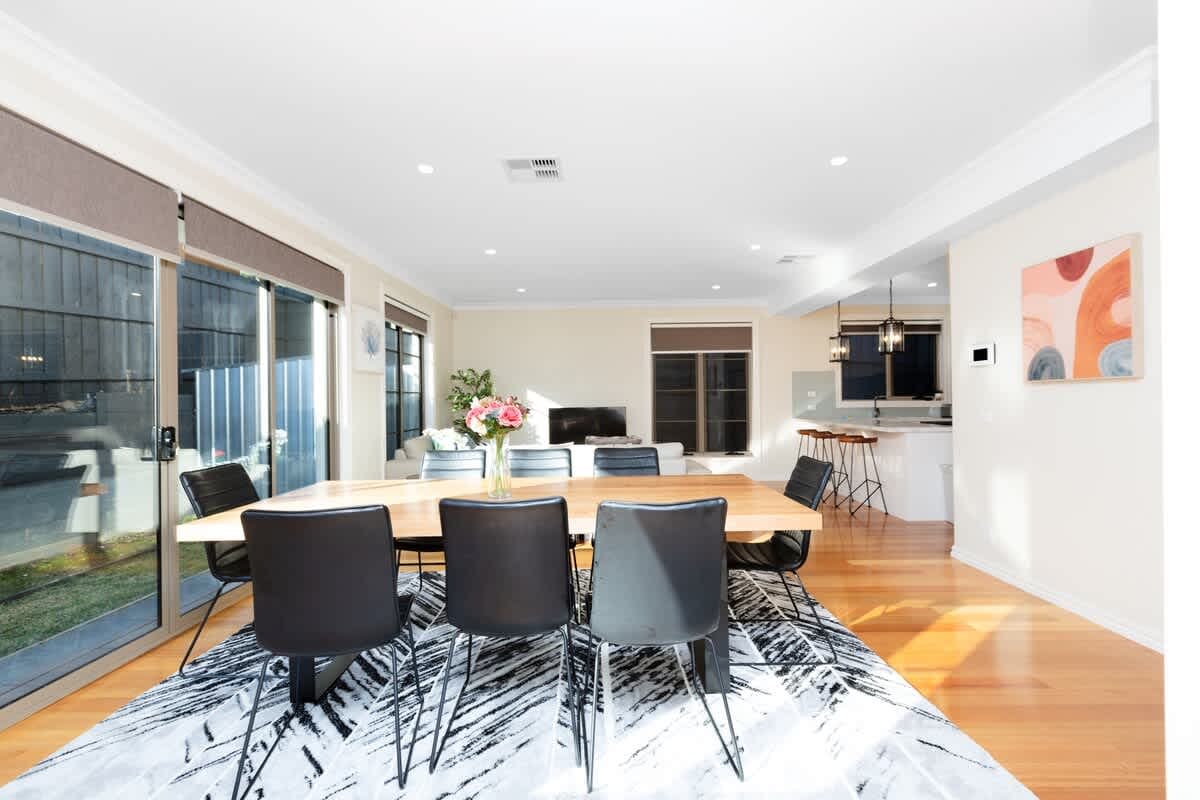 Furnished 4 Bedroom Rental in Glen Waverley