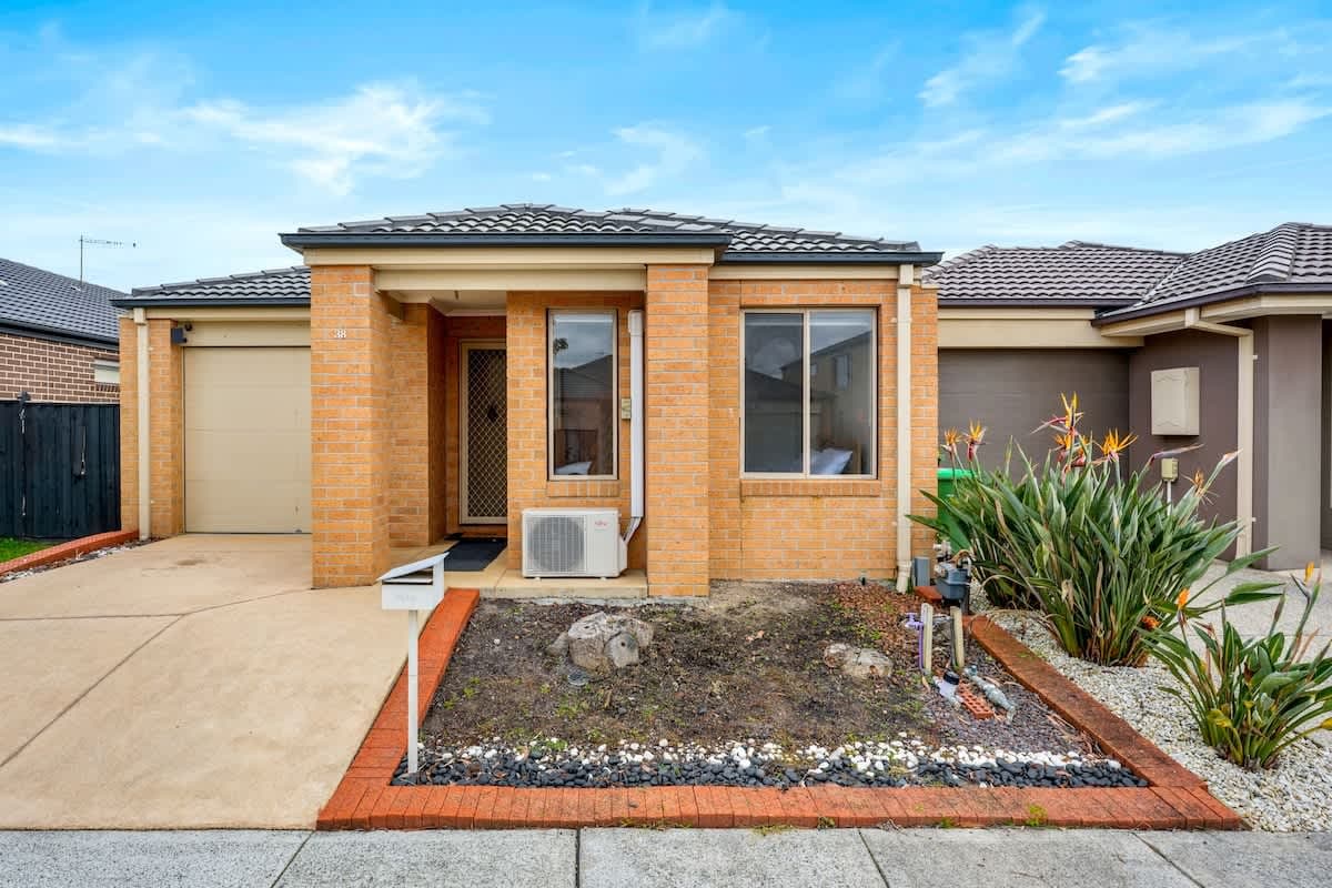 Furnished 2 Bedroom House in Officer