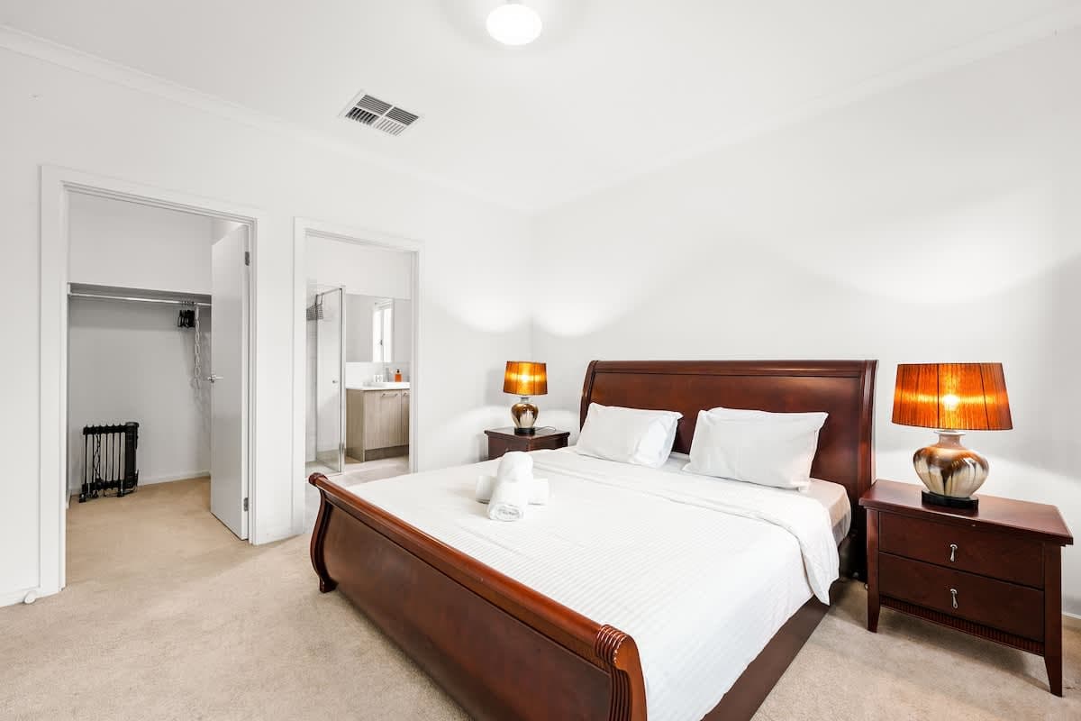 Furnished 4 Bedroom House in Clyde
