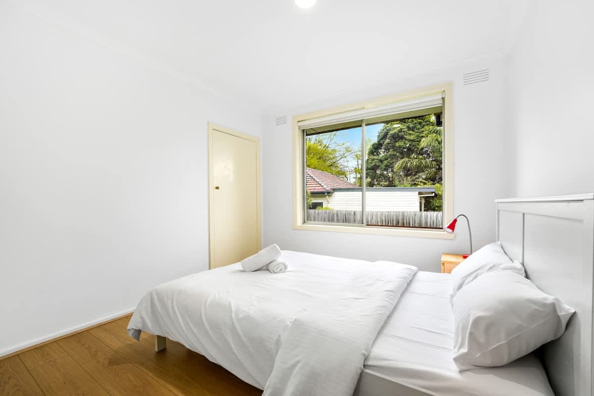 Furnished 3 Bedroom House in Doncaster East