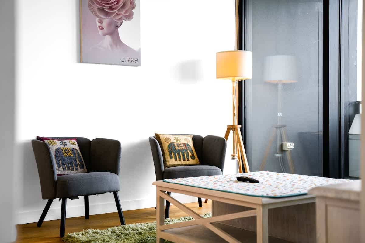 Furnished 1 Bedroom Apartment in Glen Waverley