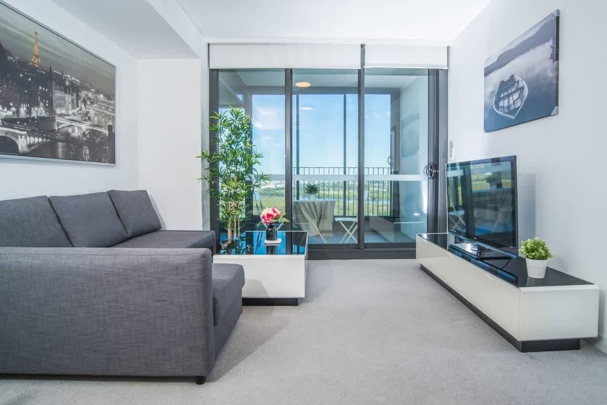 Furnished 1 Bedroom Apartment in Wentworth Point