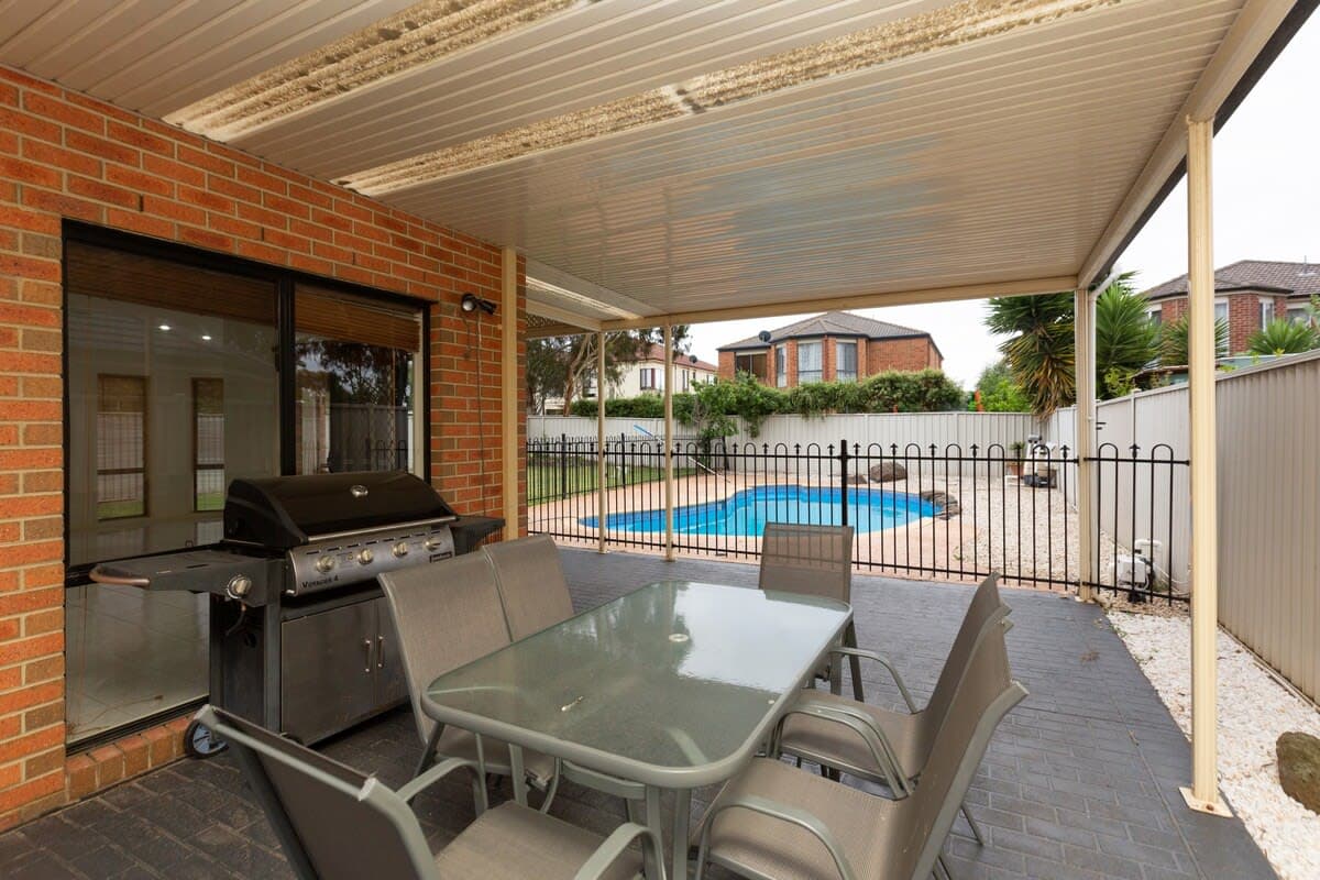 Furnished 4 Bedroom House in Tarneit