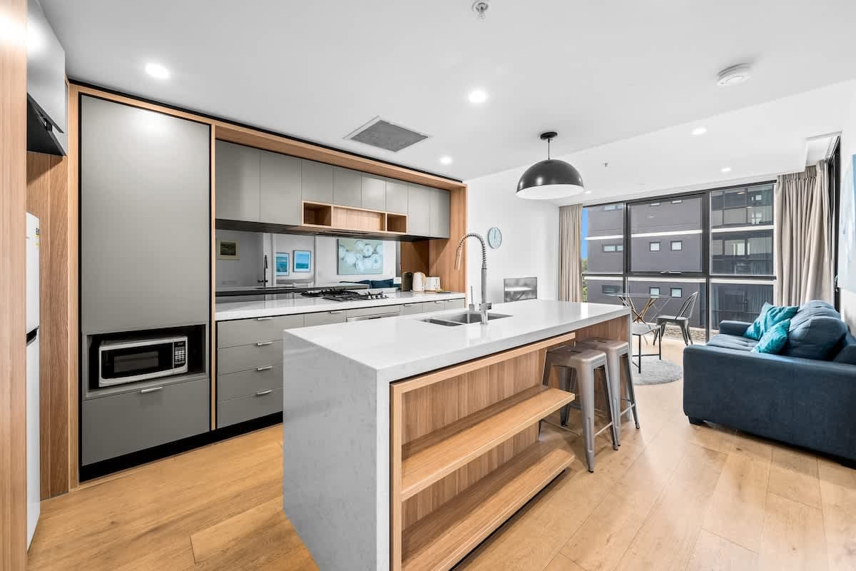 Furnished 1 Bedroom Apartment in Woolloongabba