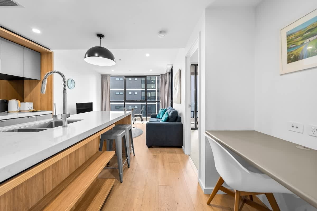 Furnished 1 Bedroom Apartment in Woolloongabba