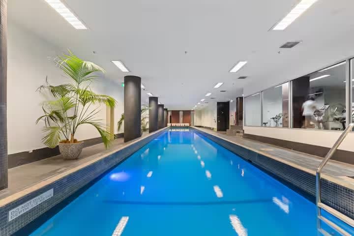 Furnished 2 Bedroom Apartment in Docklands