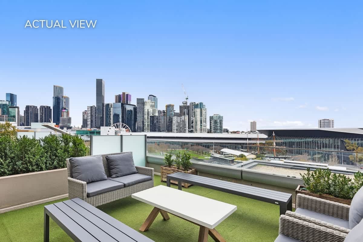 Furnished 2 Bedroom Apartment in Docklands