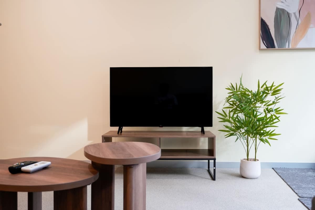 Furnished 1 Bedroom Apartment in West Melbourne