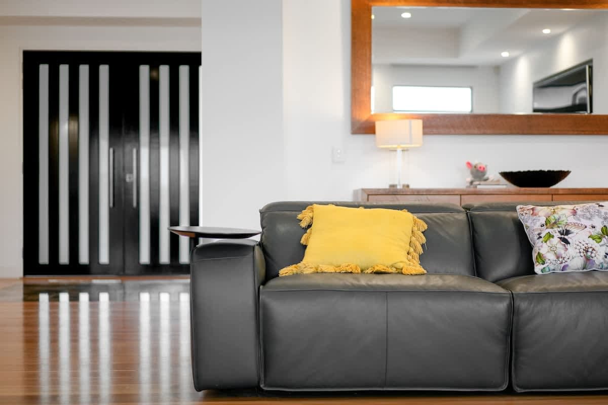 Furnished 4 Bedroom House in Hastings